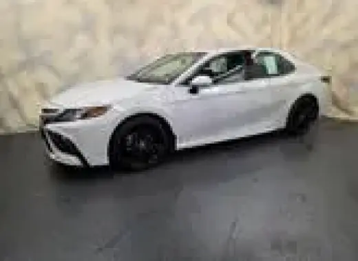 Toyota Camry XLE Hybrid 2024