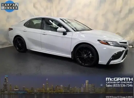 Toyota Camry XLE Hybrid 2024